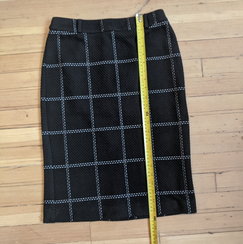 Le Chateau Pencil Skirt - Picture 2 of 5